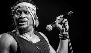 Umrl soul glasbenik D'Angelo