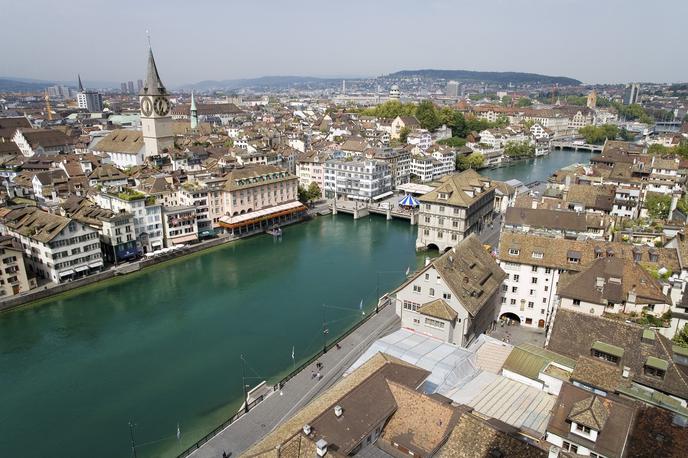Zurich | Zadnje javnomnenjske ankete kažejo na tesen izid, pri čemer nasprotovanje pobudi pridobiva podporo.  | Foto Profimedia