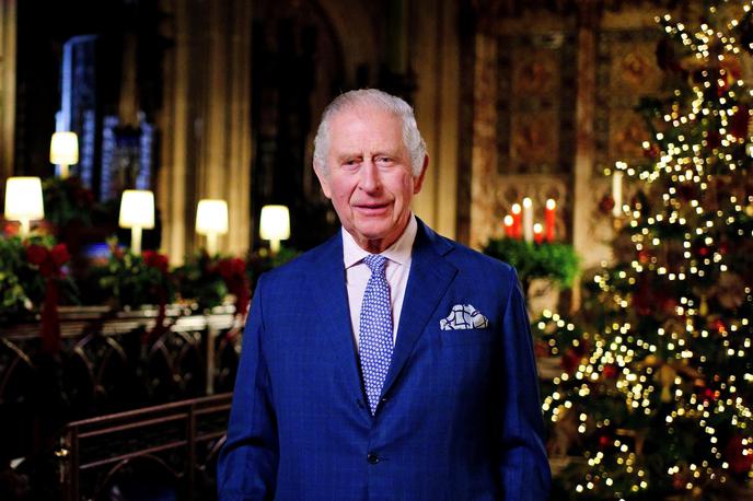 Kralj Karl III | Britanska kraljeva družina se je sicer letos za božič vrnila k tradiciji, ki jo je prekinila pandemija covida-19, in se je za božič znova zbrala na dvorcu Sandringham na svojem zasebnem posestvu na vzhodu Anglije. | Foto Reuters