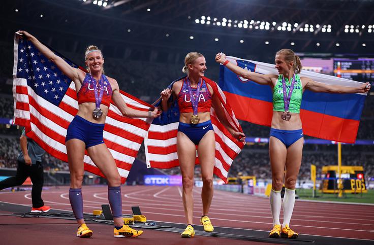 Šestintridesetletno Ljubljančanko sta premagali le Američanki Katie Moon in Sandi Morris. | Foto: Reuters