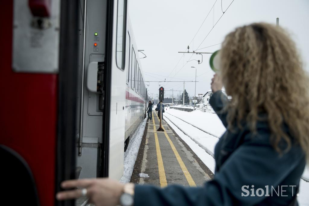 Ženske v moških poklicih vlak sprevodnica vlakovodja