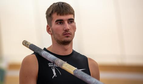 Slovenski skakalec s palico z uvrstitvijo v finale EP opozarja nase