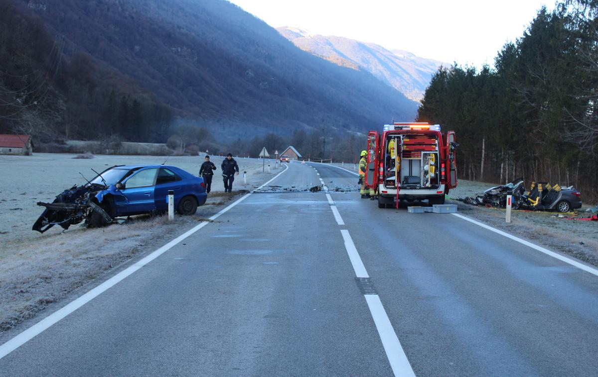 nesreča, Volarska ravnina, Tolminsko | Posledice prometne nesreče na Tolminskem   | Foto PPP Nova Gorica