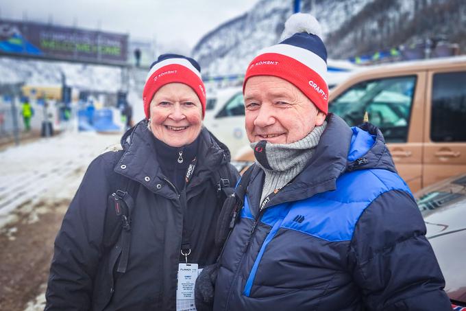 Norvežana sta navdušena nad ugodnimi cenami v Planici.  | Foto: Alenka Teran Košir