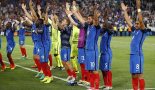 Je sinočnje francosko slavje res kraja ali globok priklon islandskim nogometašem?