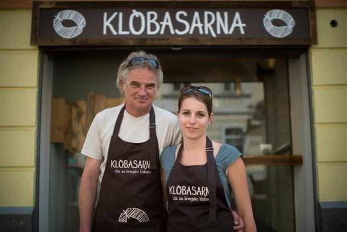 Klobasarna na ulico prinaša kranjske klobase