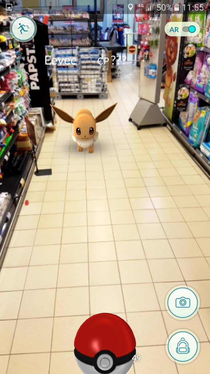 Pokemon Go spada v zvrst iger, ki igralcu ponujajo obogateno resničnost. To pomeni, da se elementi aplikacije mešajo z našo okolico. | Foto: 
