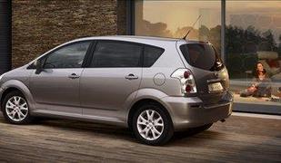 Toyota corolla verso family