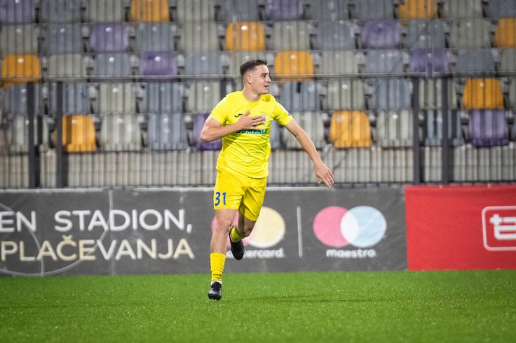 Jošt Pišek je dvakrat zatresel mrežo Celja. | Foto: Blaž Weindorfer/Sportida