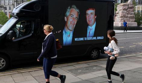 Bloomberg: FBI je izbrisal ime Donalda Trumpa v Epsteinovih dosjejih