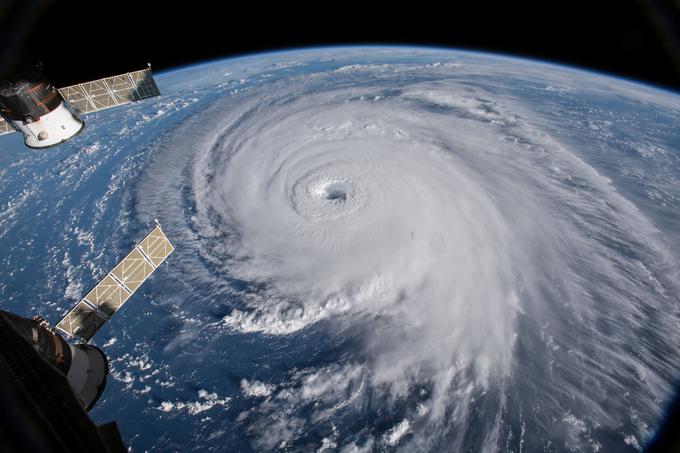 Orkan Florence že divja s hitrostjo 150 kilometrov na uro. | Foto: Reuters