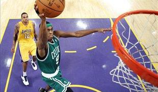 Rondo nekaj časa brez Bostonovega dresa