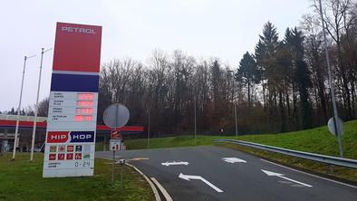 Gorivo se bo ob polnoči podražilo