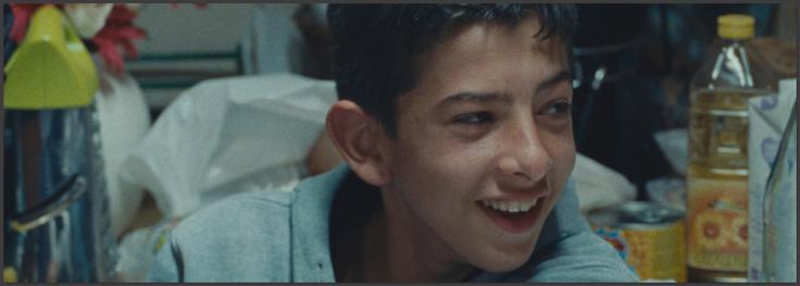 Film, postavljen na italijanski jug in posnet s člani romske družine, pripoveduje avtentično zgodbo o fantu, za katerega zgodnji vstop v svet odraslih ni zgolj stvar preživetja. Producent filma je Martin Scorsese.

 | Foto: 