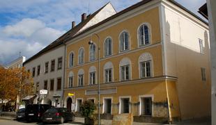 Sodišče zavrnilo zahtevo nekdanje lastnice Hitlerjeve rojstne hiše po višji odškodnini