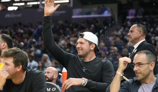 Dončić obsedel, Lakersi dočakali težko pričakovani debi novega soigralca
