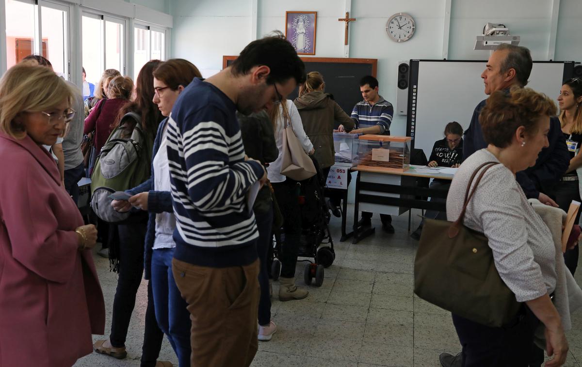 volitve v Španiji | Na predčasnih parlamentarnih volitvah beležijo izredno visoko udeležbo, do 18. ure je glasovalo več kot 60 odstotkov volivcev in volivk. | Foto Reuters