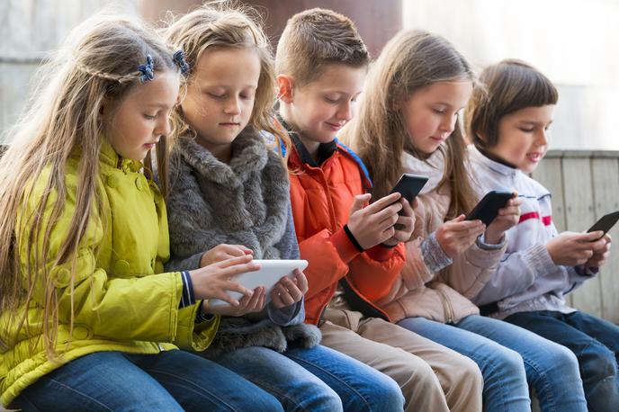 otroci mobitel internet | Foto Getty Images