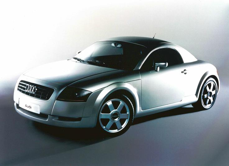 Prvi koncept audija TT so pokazali leta 1995 na avtomobilski razstavi v Frankfurtu. | Foto: Audi
