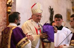 Apostolska nunciatura potrdila odločitev o umiku Urana