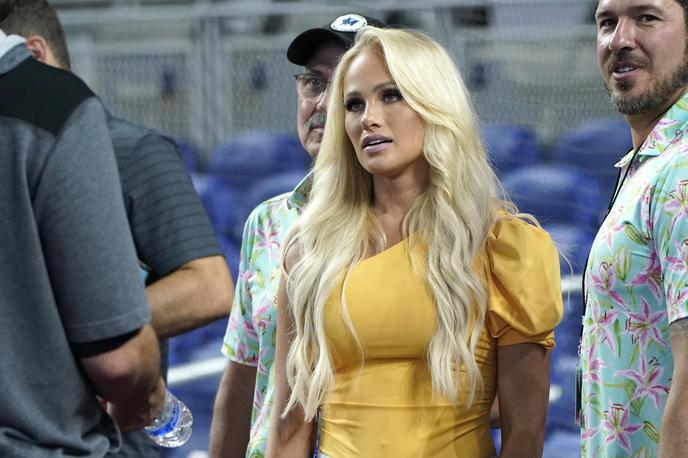 Tomi Lahren | "Ne bo iranska vojna (čeprav je ne maramo) tista, zaradi katere bodo Maga volivci novembra ostali doma, temveč amnestija in omilitev deportacij," je Donaldu Trump na družbenem omrežju X sporočila konservativna politična aktivistka in medijska vplivnica Tomi Lahren. | Foto Guliverimage