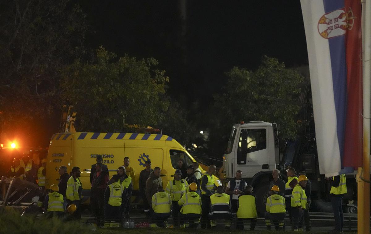 Novi Sad | Zrušil se je del nadstreška, ki že dolgo ni bil obnovljen.  | Foto Guliverimage/AP