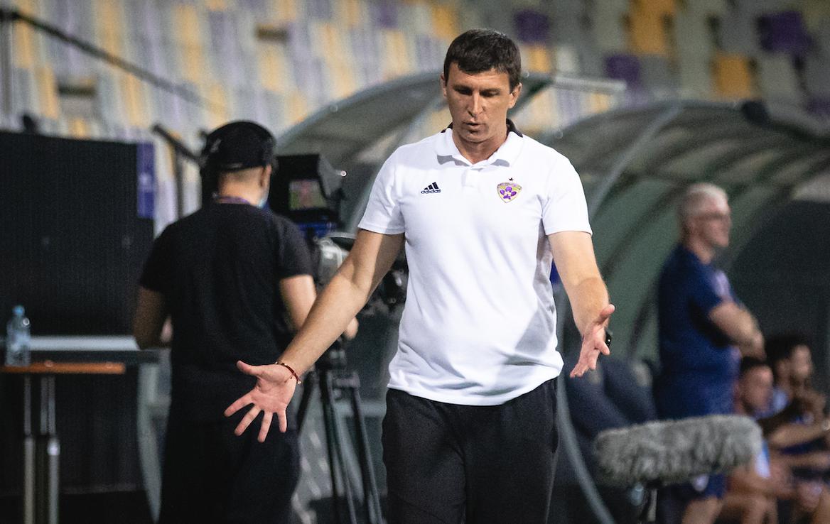 NK Maribor : Coleraine | Sergej Jakirović je bil po izpadu iz Evrope zelo razočaran, a poudarja, da bo nadaljeval trdo delo na klopi Maribora. | Foto Blaž Weindorfer/Sportida