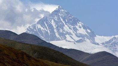 Poseben olimpijski ogenj na poti na Mount Everest