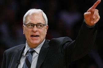Phil Jackson še leto dni pri Jezernikih