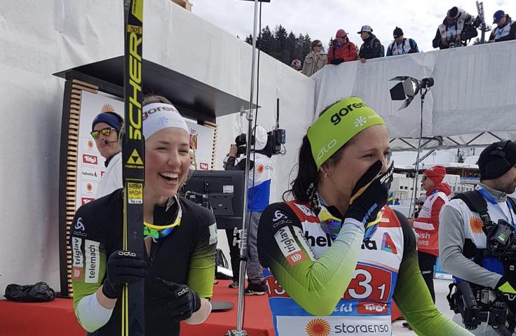 Slovenija ima po zaslugi Anamarije Lampič in Katje Višnar prvo medaljo na nordijskem SP v Seefeldu. Njuna je srebrne barve. | Foto: SZS