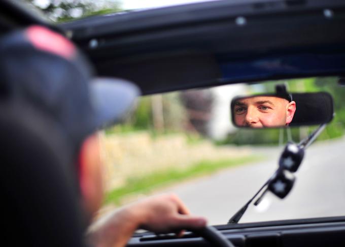 "Vožnja je udobna, prijetna in prav uživaška. Navadno se dobimo s kolegi, ki imajo tudi stare avtomobile, in se odpravimo na izlet ..." | Foto: Gregor Pavšič