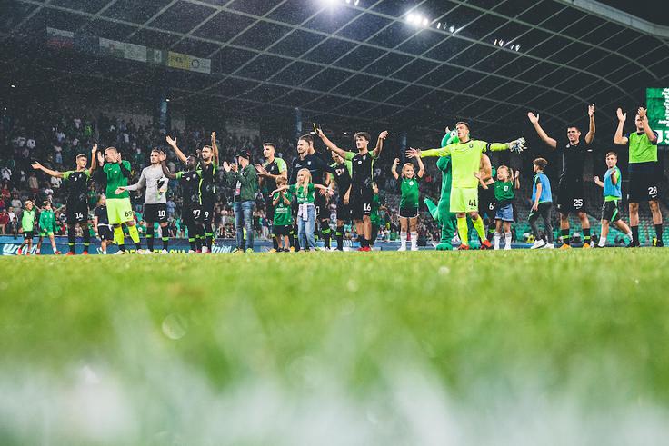 Nogometaši Olimpije so spravili navijače v Stožicah v zelo dobro voljo. | Foto: Grega Valančič/Sportida