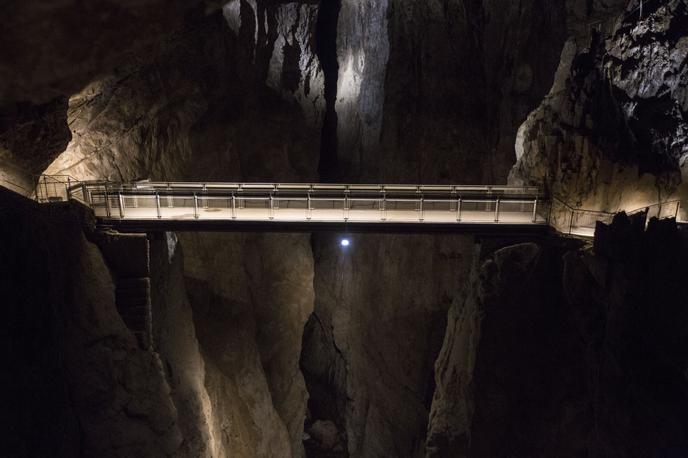 Škocjanske jame | Trojici jamarjev se je po enoletnem delu in raziskovanju uspelo prebiti v nove rove Škocjanskih jam. | Foto Matej Leskovšek