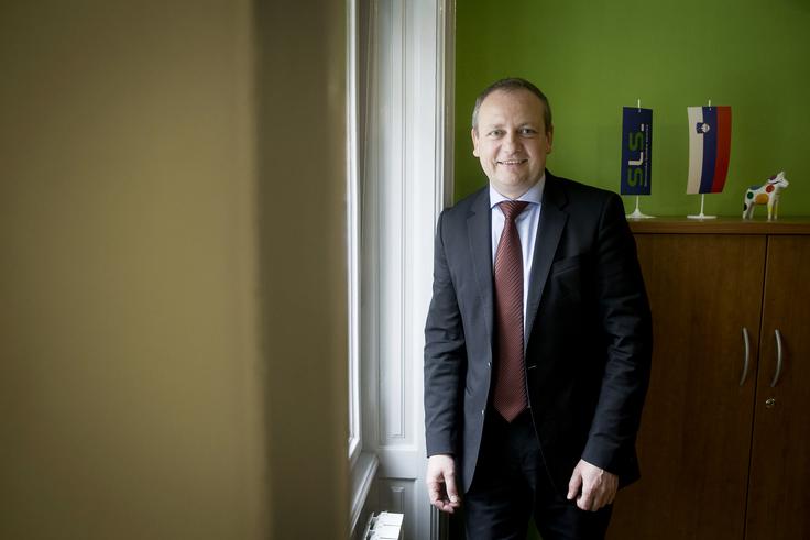 "Podjetja naj dobijo svoje lastnike, a ne za vsako ceno. Po drugi strani seveda želimo, da gospodarske javne službe in javna infrastruktura ostanejo v državni lasti. Vse ostalo pa naj deluje v skladu s tržnimi pravili in načelom dobrega gospodarja." | Foto: Ana Kovač