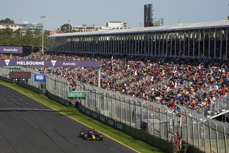 V Avstraliji imajo radi F1. Tribune so bile polne že v petek. | Foto: Guliverimage