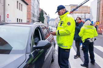 Poziv pričam nevarne vožnje okajene voznice na območju Kranja