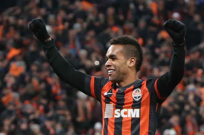 Alex Teixeira je bil velik nakup propadlega ambicioznega projekta Anžija v Rusiji. | Foto: Reuters