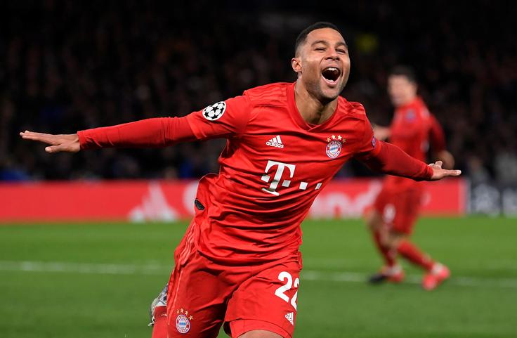 Bayern si je priigral prednost, ki je na Allianz Areni ne more več zapraviti. Junak srečanja v Londonu je bil z dvema zadetkoma Serge Gnabry. | Foto: Reuters