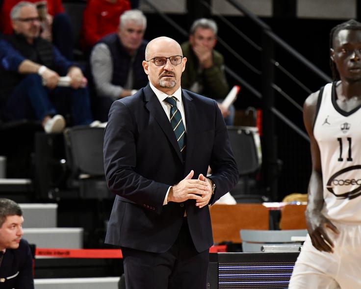 Zvezdanu Mitroviću svojih varovancev ni uspelo popeljati do polfinala. | Foto: Tine Ružič/Cedevita Olimpija