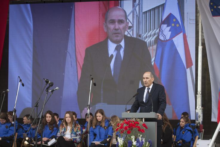 Katera je ta Slovenija, ki jo ima desnica (za razliko od levice) rada? Ali ta Slovenija – vključuje tudi levico?  | Foto: 