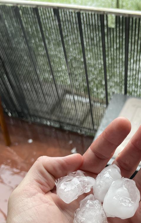 toča, Žalec | Tako je danes popoldne padalo po Žalcu | Foto Matic Tomšič