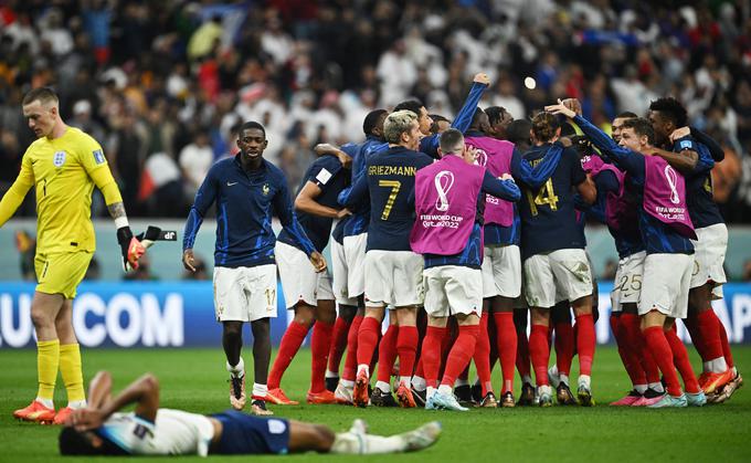 Branilci svetovnega naslova iz Francije so v četrtfinalu po hudem boju izločili Anglijo z 2:1. | Foto: Reuters