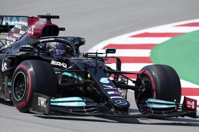 Lewis Hamilton | Lewis Hamilton je bil na prvem prostem treningu pred VN Španije tretji, na drugem že prvi. | Foto Guliverimage