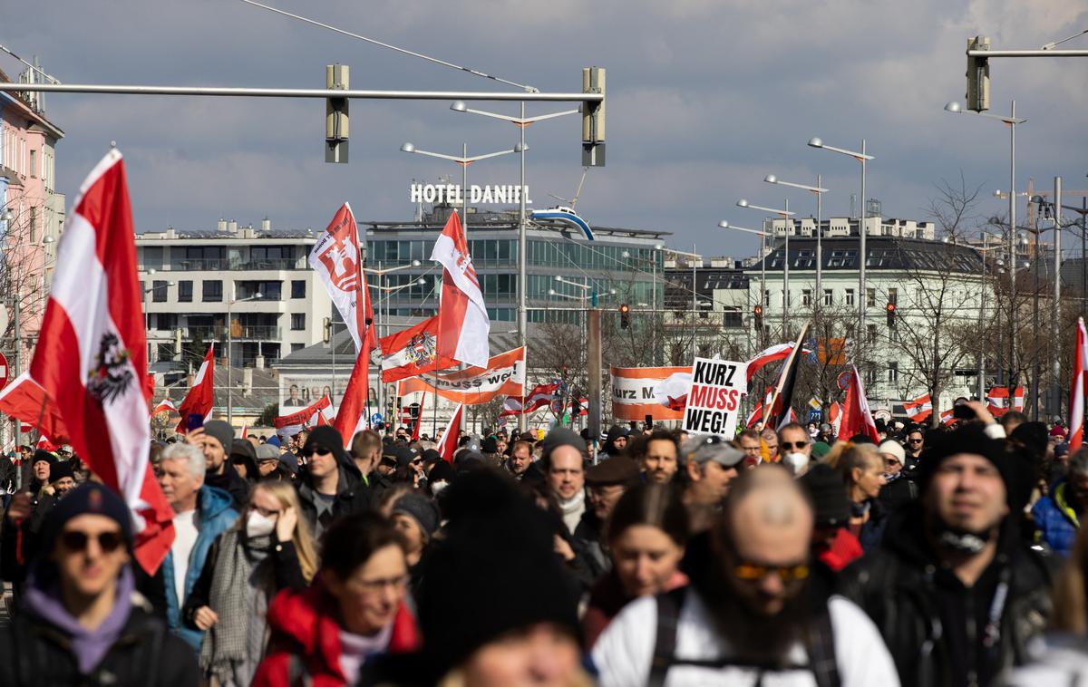 Avstrija | V Avstriji se je od začetka epidemije zvrstilo večje število protestov proti ukrepom vlade za zajezitev koronavirusa. | Foto Reuters