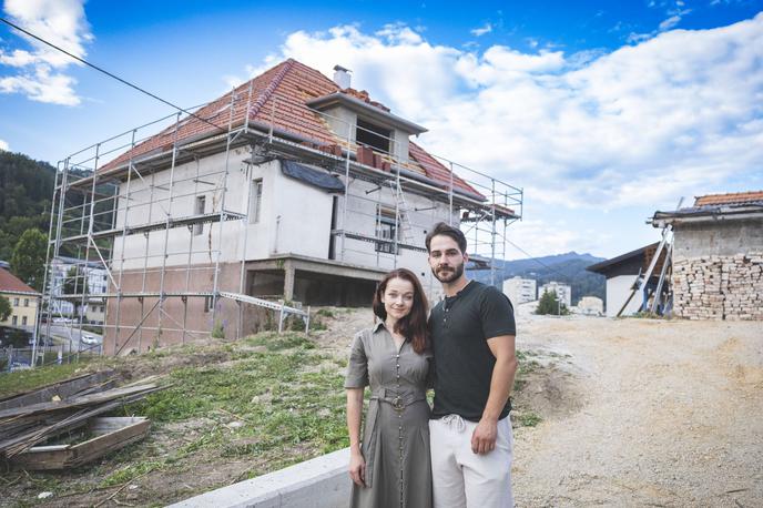 Vila Trbovlje obnova | Potek prenove hiše delita na družbenem omrežju Instagram, na katerem sta ustvarila profil Najina vila. Ta je pritegnil veliko pozornosti in zanimanja. | Foto Ana Kovač