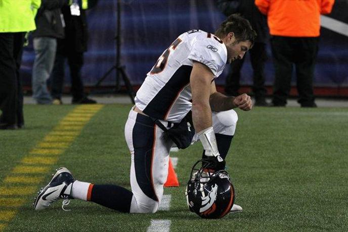 Tebow v NY, trener Payton suspendiran