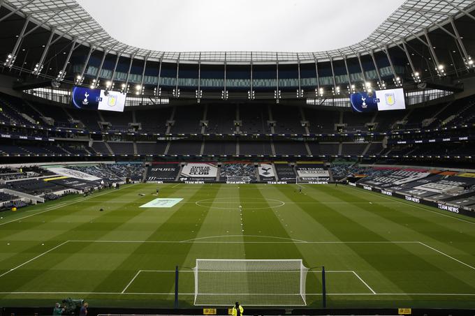 Mura bo ob 21. uri začela srečanja na stadionu, katerega gradnja je stala več kot milijardo evrov. | Foto: Reuters