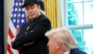 Musk o novi politični stranki. Ga bo Trump deportiral?