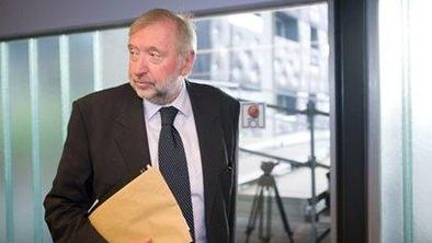 SDS zahteva nujno sejo OZP o veleposlaniku na Dunaju