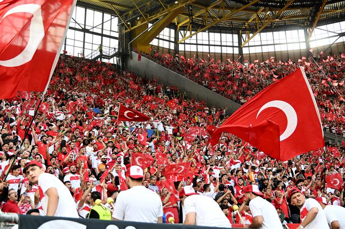 "Sogostitelji" prvenstva Turki so začeli Euro z zmago nad Gruzijo, a si po visokem porazu nad Portugalsko še vedno niso zagotovili napredovanja. | Foto: Guliverimage